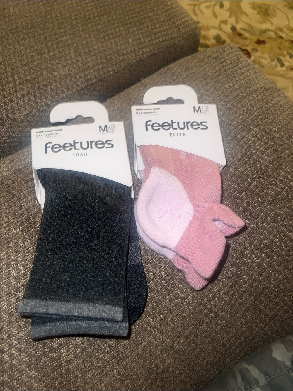 Feetures woman’s men unisex Cushion Socks 2-Pack) size medium